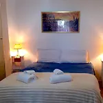 Gecko, Cozy Apartment At 5Min From Metro, Bus, Tram