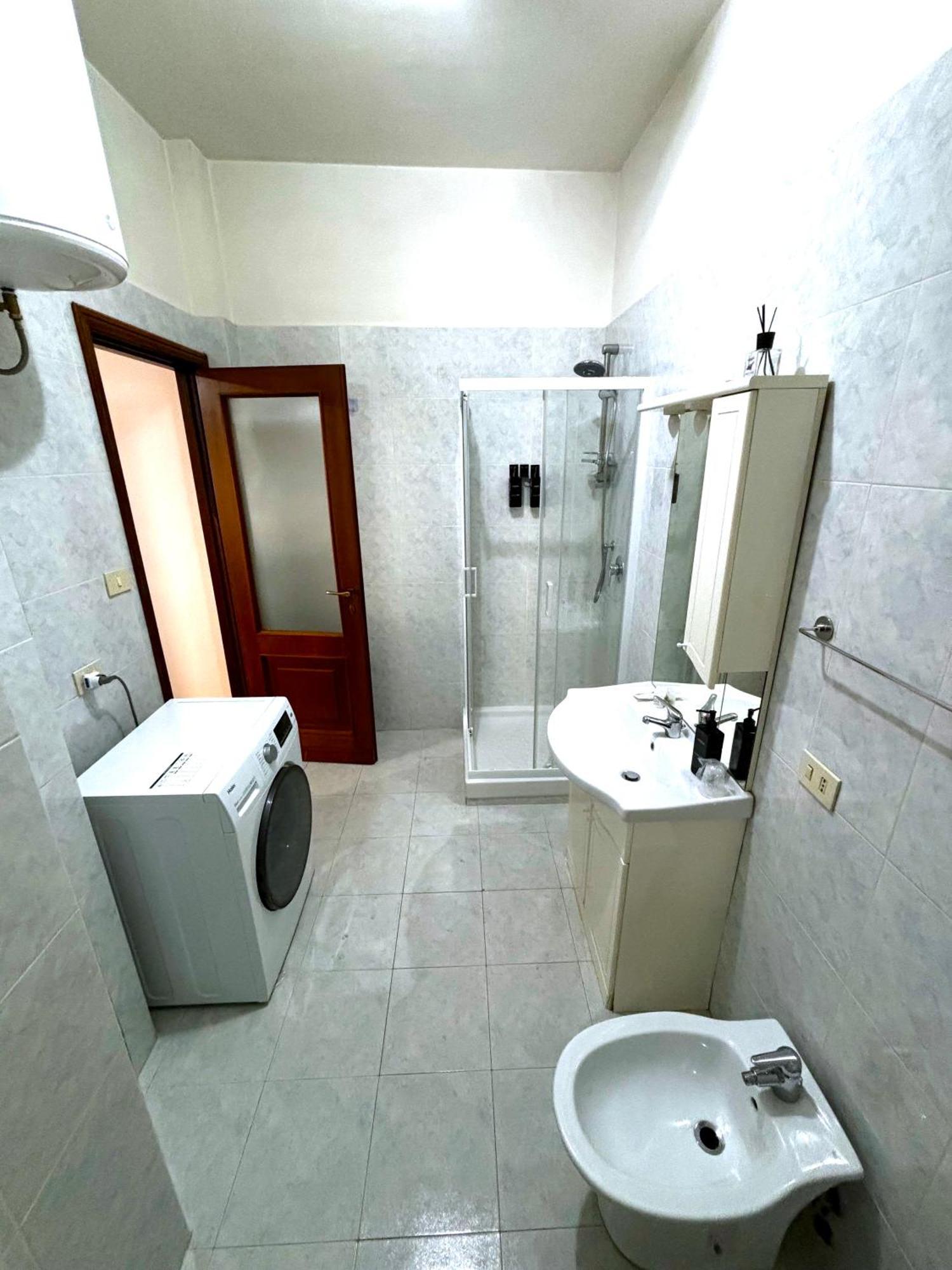 Gecko, Cozy At 5min From Metro, Bus, Tram Apartment *
